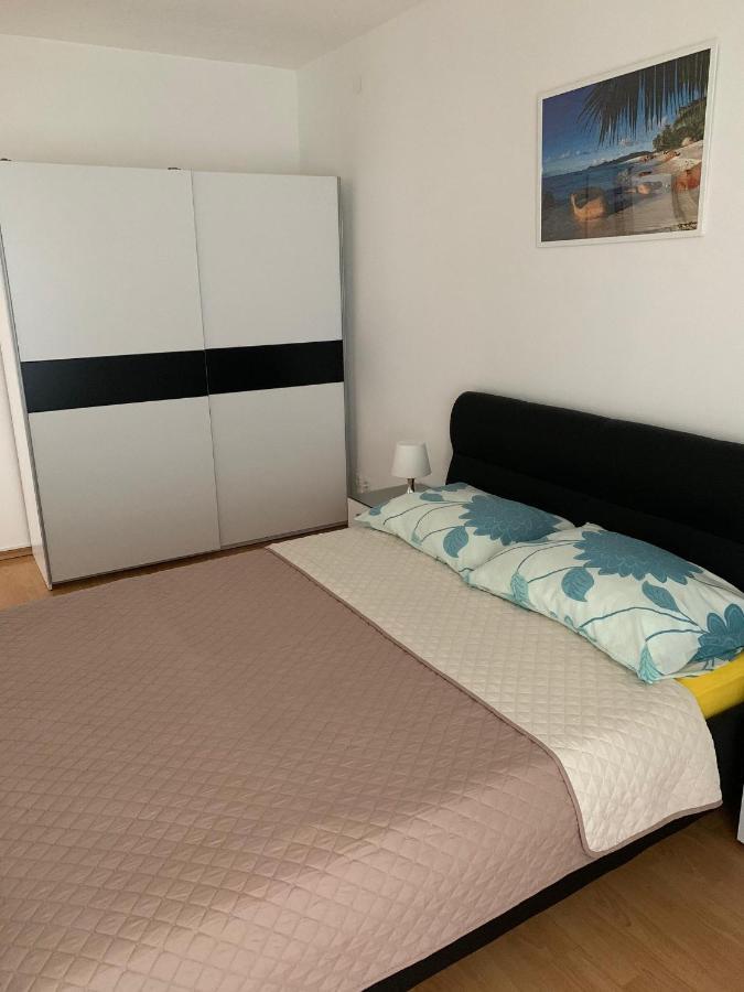 Sobe I Apartmani Til Crikvenica Exterior photo